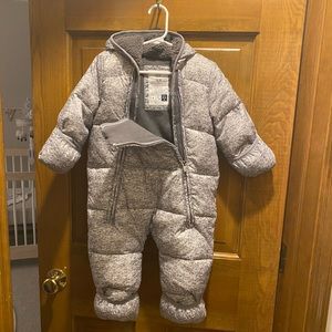 EUC GAP Unisex Winter Snow Suit 12-18 Mo
